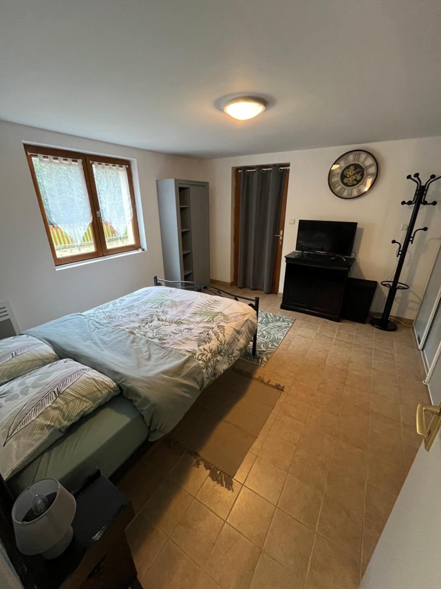 Logement Paisible En Bord De Vienne Bonneuil-Matours Екстериор снимка